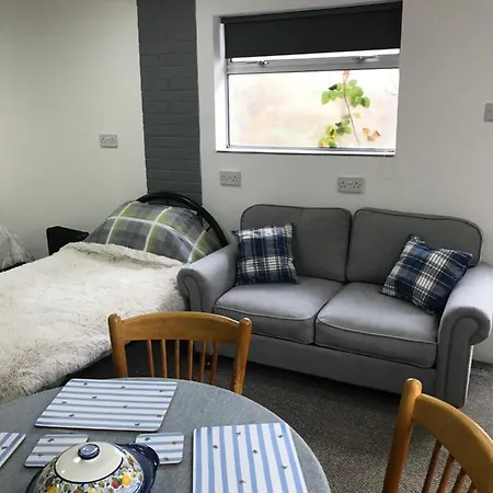 Annexe In Lymington With Private Use Of Hot Tub Apartment Everton Exterior photo