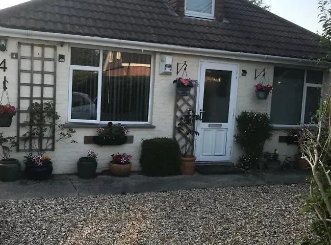 Annexe In Lymington With Private Use Of Hot Tub