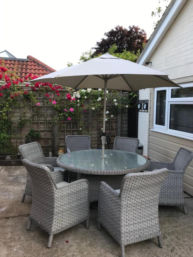 Annexe In Lymington With Private Use Of Hot Tub Apartment