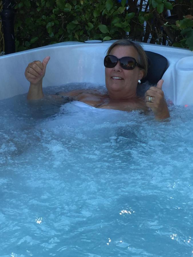 Annexe In Lymington With Private Use Of Hot Tub