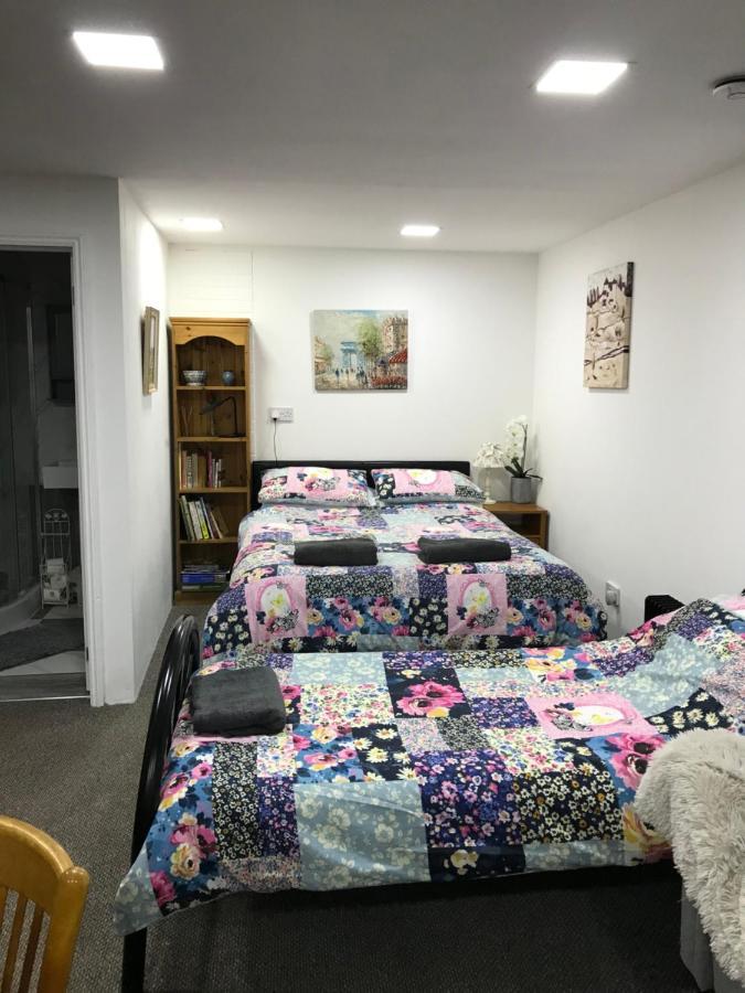 Apartment Annexe In Lymington With Private Use Of Hot Tub Everton