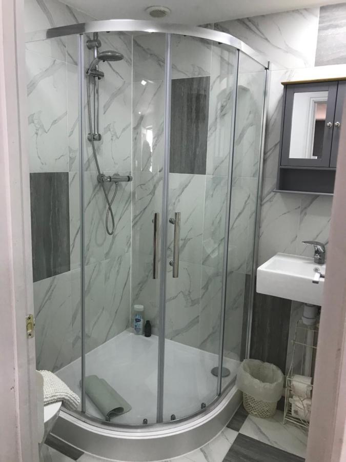 Apartment Annexe In Lymington With Private Use Of Hot Tub Everton