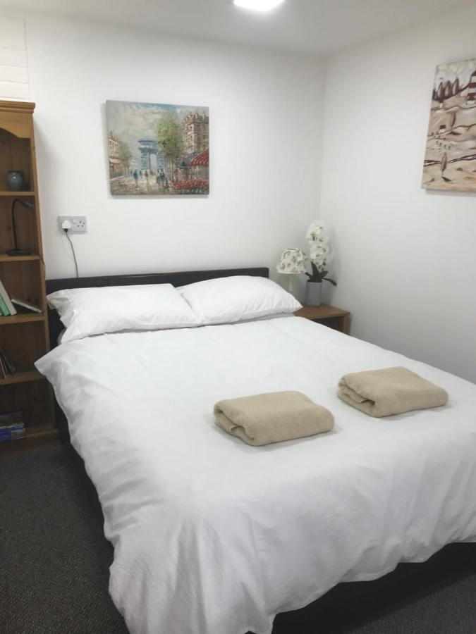 Apartment Annexe In Lymington With Private Use Of Hot Tub Everton
